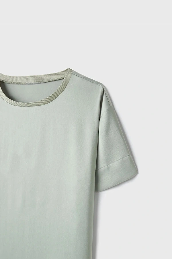 The Basic Silk T-shirt Green 2